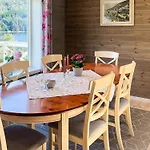 別荘 4 Star Holiday Home In Svelgen *
