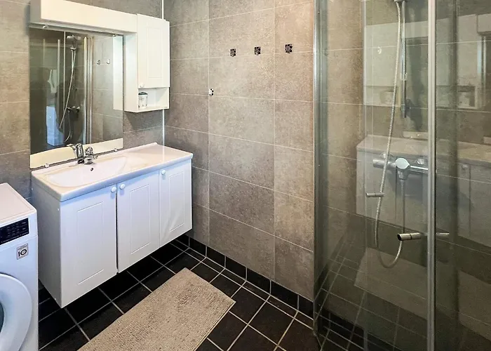 8 Person In Hébergement de vacances Svelgen